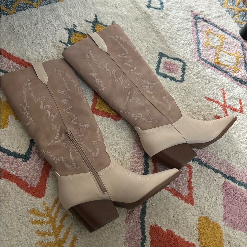 Stylish Tan Knee-High Cowboy Boots - Picture 3 of 3